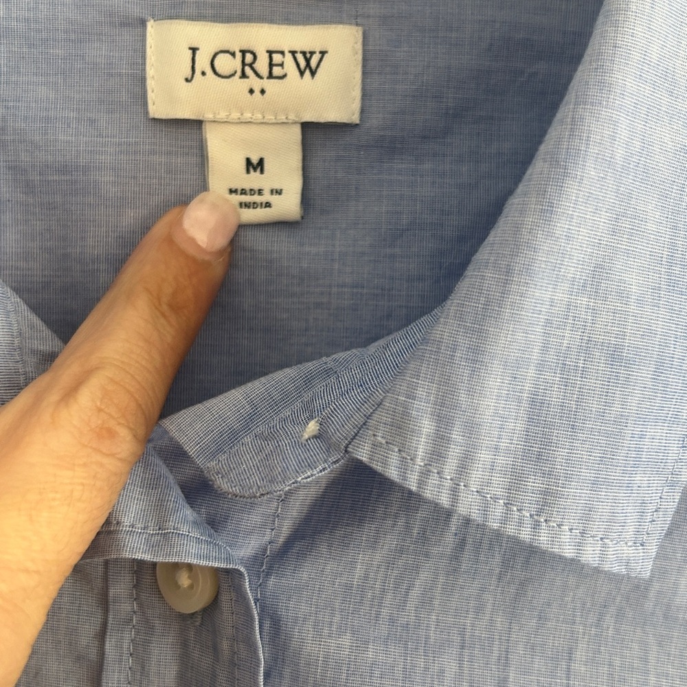 J. Crew Women’s 100% Cotton Button-Up Shirt in Light Blue Size Medium - Picture 3 of 7
